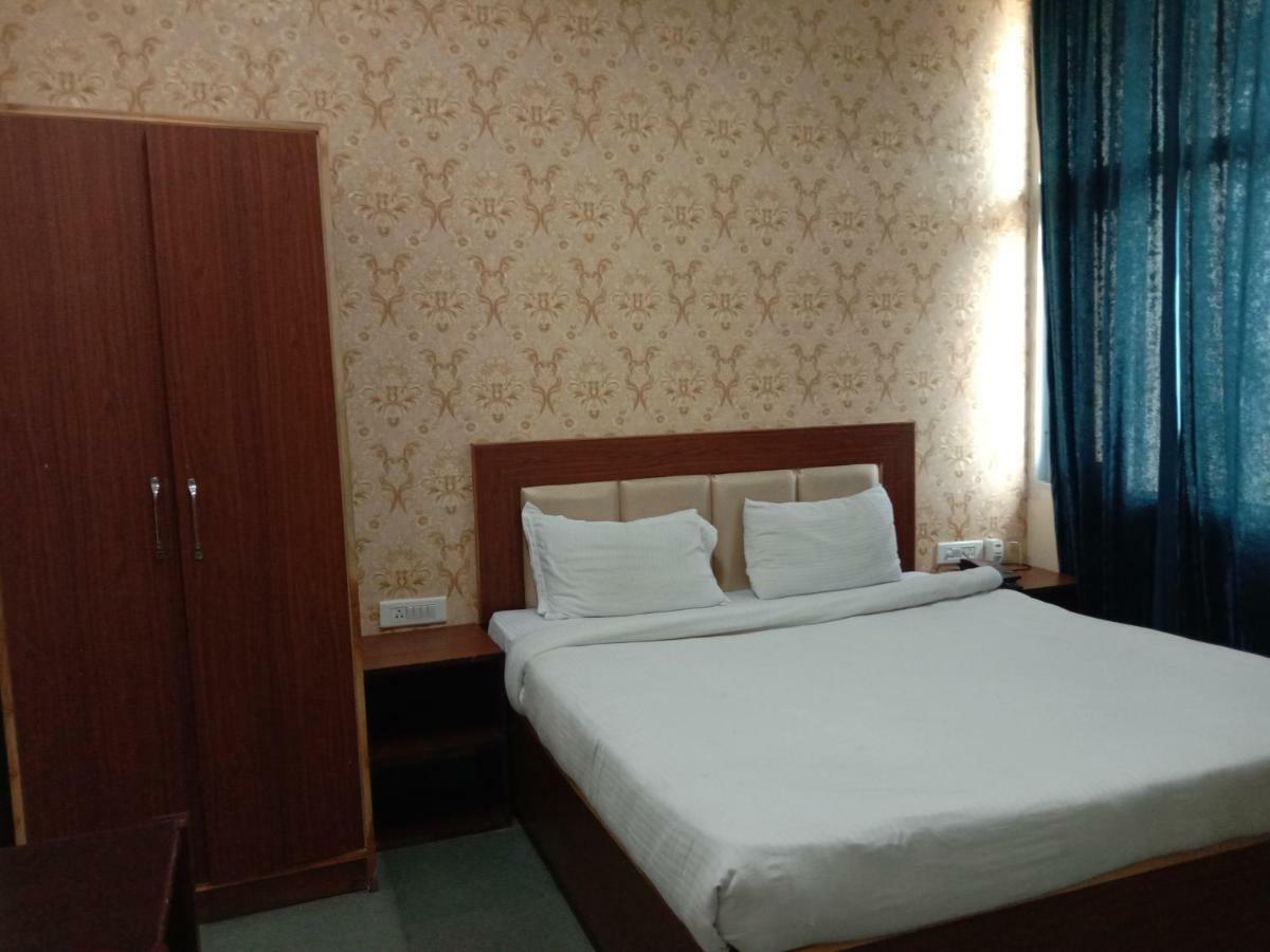 The Amsons Resorts Ludhiana Exterior foto